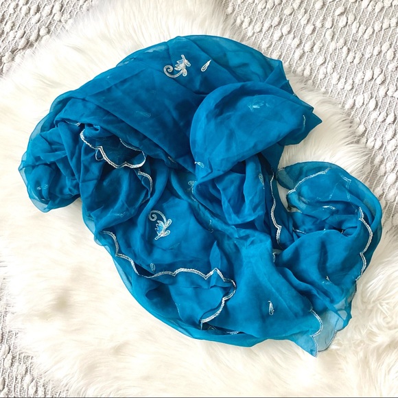 Embroidered Vintage Indian Scarf - Picture 5 of 6